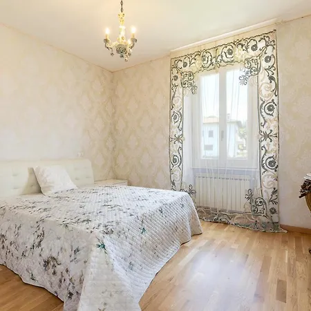 Luxury 6B Villa With Swim Pool Fire Places&Garden
